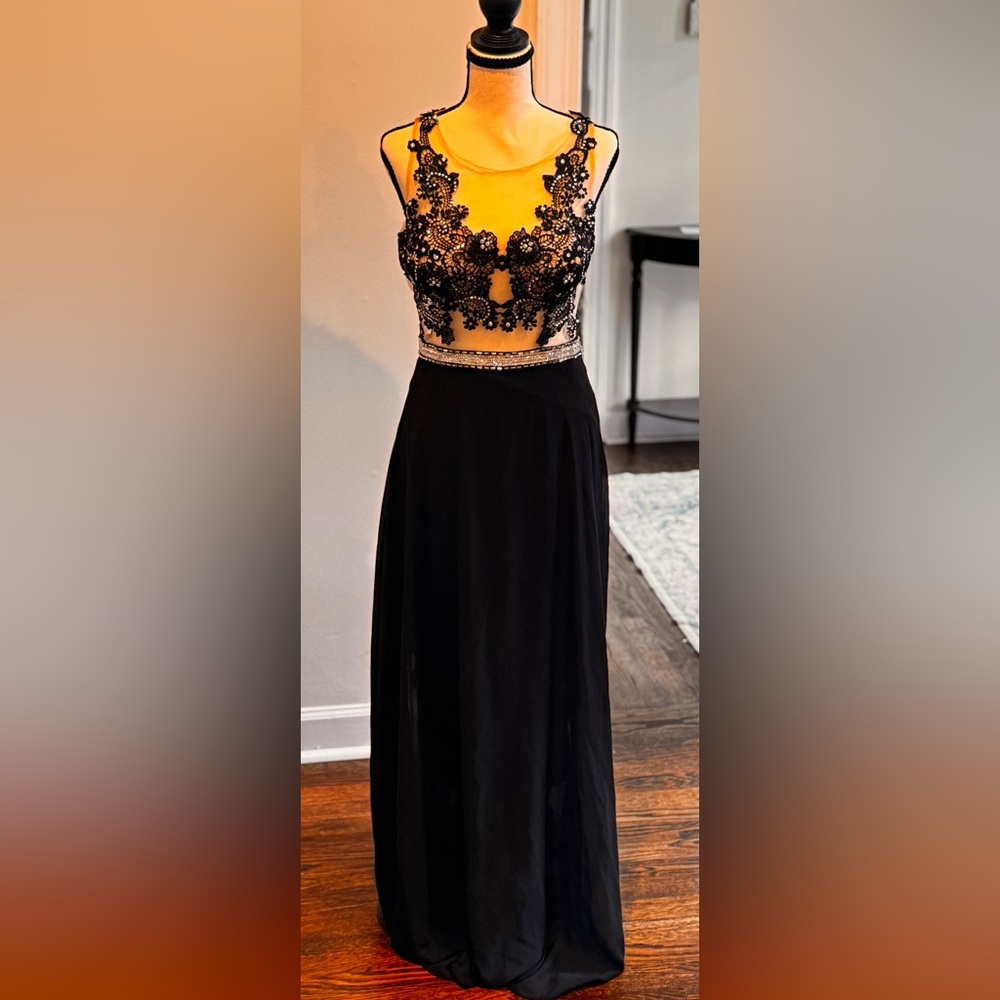 Elegant Black Lace Two-Piece Evening Dress
